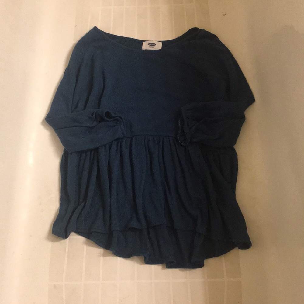 Adorable blue flowy shirt